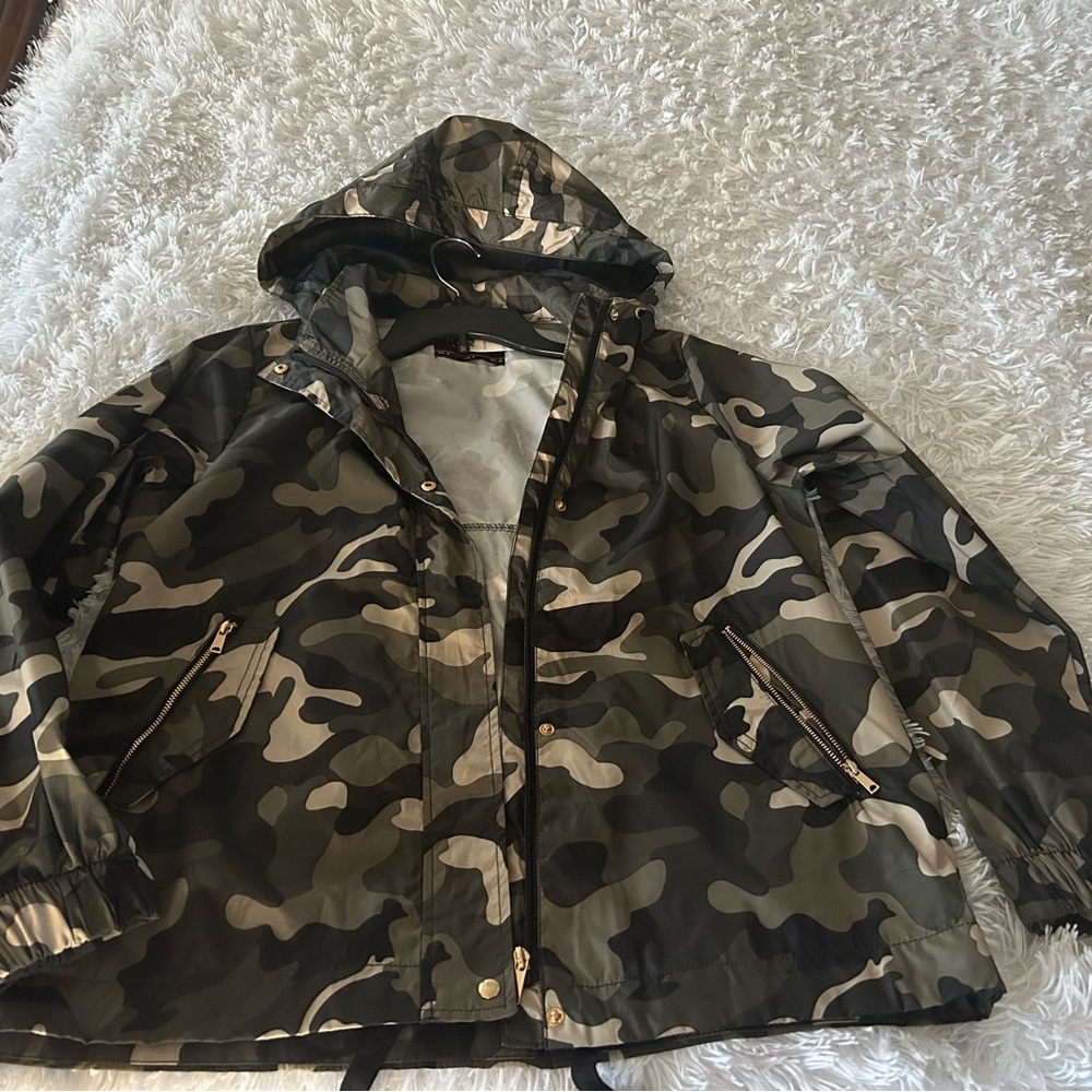 Camouflage Hooded Jacket